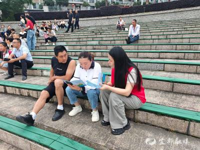  医保政策“融”进邻里节