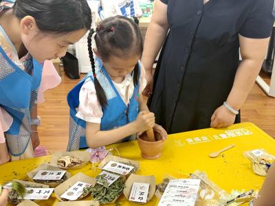 夏日蚊虫扰民？看这群“小当家”如何出手整治