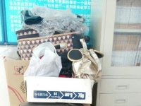 “的哥”毛明亮归还失主1万多元，公司奖他200元