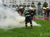 利川消防宣传周活动启动 首场进入学校普及安全知识