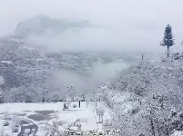 大雪致建始干线公路受损，车辆请观察通行