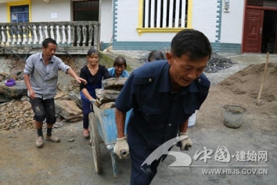 【乡风文明】“修路占田，一分钱补偿都不要”