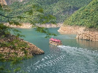 五一前夕，建始野三峡迎来旅游高峰