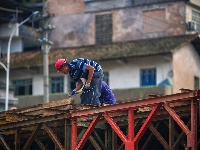 风雨廊桥施工忙