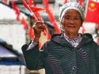 建始，红了！全城挂起国旗喜迎国庆