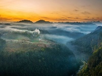 不久将正式通车的建恩高速，沿途风景如画！