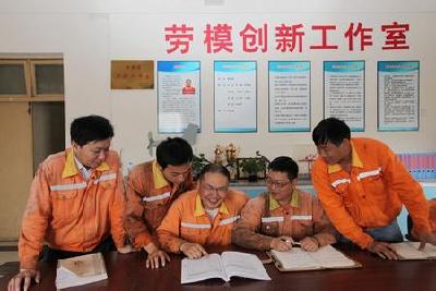 巴东县总工会命名两个劳模创新工作室　