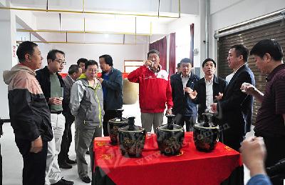 酒香迎来客 北京市四大酒企到巴东县开展合作对接