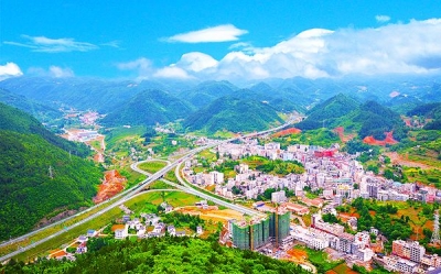 郭玲调研巴东经济开发区重点项目建设