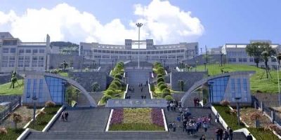 巴东“教育名片”添新彩　一中入选省级示范高中
