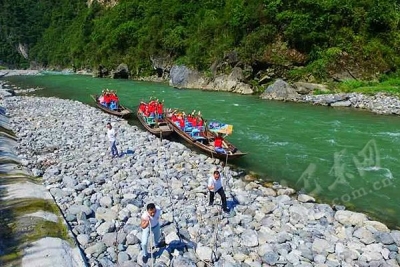 和山水共舞　巴东巾帼志愿者代言全域旅游(图)