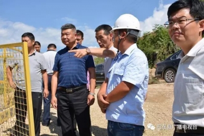 创造宽松环境 强力推进郑万高铁巴东段 及高铁新区建设