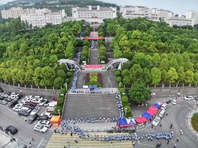  2025年高考拉开大幕 巴东4184名考生奔赴考场