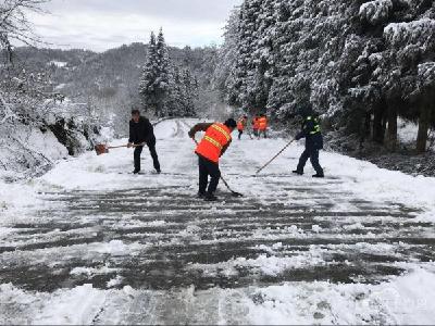 宣恩 | 出动应急人员75人清理路障22处 扫雪防滑保畅通