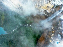 航拍雪后恩施大峡谷 雪润峡谷如水墨