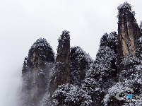 航拍雪后恩施大峡谷 雪润峡谷如水墨