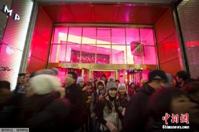 贸易战如何影响美国家庭？ 一双鞋可能贵50多美元 
