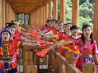 宣恩高罗中心小学快闪苗语版《我和我的祖国》祝福祖国70岁生日