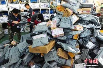 新版限塑令来了 外卖、快递不能再随便用塑料袋