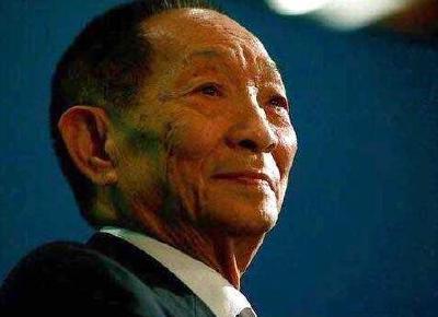 袁隆平提出发展“海水稻”目标：选育品种，每年可增产300亿公斤