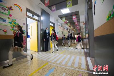 四部门：中小学幼儿园教师公开招聘不得设置歧视性条件