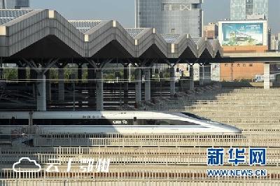 聚焦高铁的"颜值"与"气质" 中国高铁迈入2万公里新时代