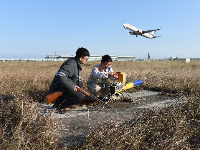  机场驱鸟队：空中的“守护神”