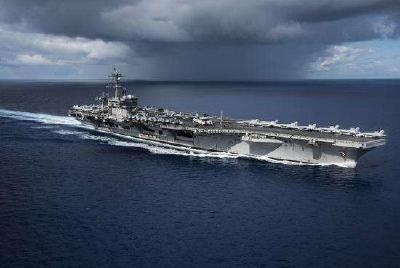 美国"卡尔·文森"号航母与韩国海军举行联合演练