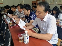 鄂州日报社在西山坡社区开展主题党日活动