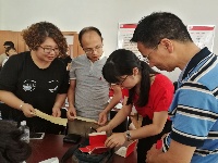 鄂州日报社在西山坡社区开展主题党日活动