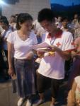 西山社区心泉红十字志愿服务队在西山广场开展有奖竞猜活动