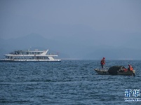 千岛湖“公益船队”共护“一湖碧水”