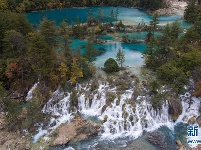 九寨沟“生态修复”中孕育美景