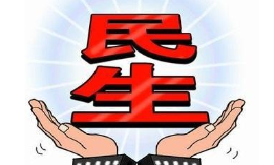 拓宽通组道路方便群众出行