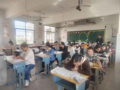 今天，鄂州1033名高中教师试水“高考”