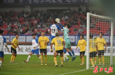 一场足球盛宴，燃动万家灯火