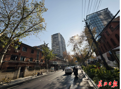 百年老街成“天然摄影棚”