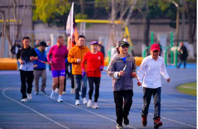 一根绳，牵起潜江“最暖CP”