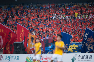 记者手记：“楚超”来了，文化味与烟火气漫过绿茵场