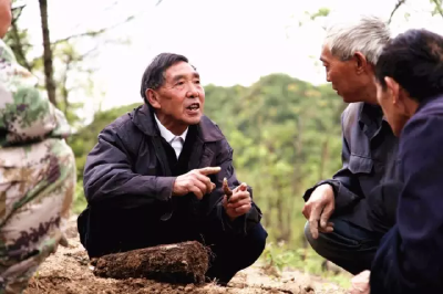 历史会把那些闪耀的政绩镌刻在峡江大地