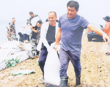 同事怀念吴劲松的干劲：“他留下了实干为民的好风气”