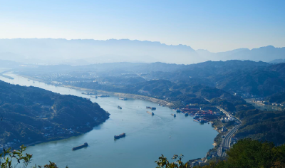 三峡翻坝运输体系加速建设 长江黄金水道书写新的物流故事
