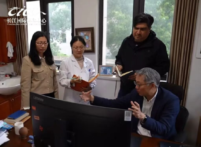 墨西哥人在武汉，把小蓝藻写进大战略