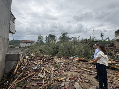  逆风而行抗台风 一线慰问暖人心——湖北金融监管局、人保财险湖北省分公司相关负责人赴鄂州督导慰问抗台救灾工作