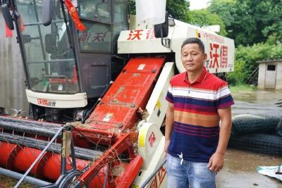 华容牌坊村最忙的男人，是位52岁的“年轻农民”……