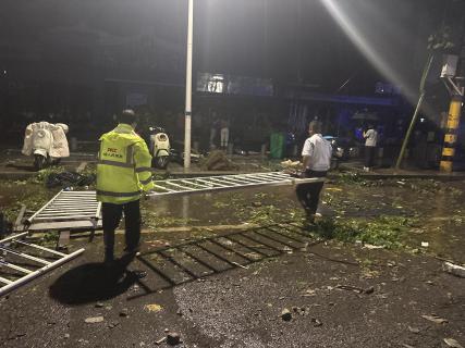 人保财险鄂州市分公司启动一级应急响应  全力应对极端强对流大风暴雨灾害 