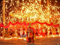 盘点世界各地新年彩灯烟花 流光溢彩
