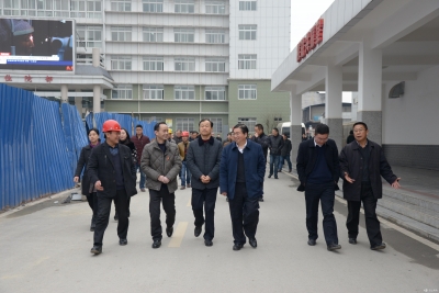 县领导到县中心医院调研指导工作