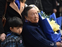 南京举行南京大屠杀死难者遗属家庭祭告活动