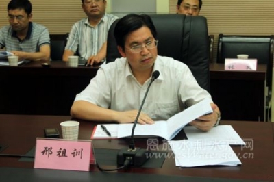 邢祖训主持召开县委常委会第二十一次会议
